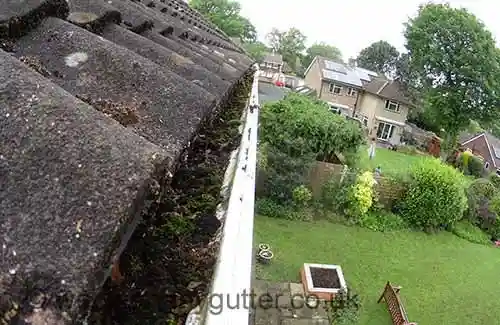 blocked gutter cleaning 